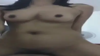 Cewek Cantik Pamer Memek Nikmat